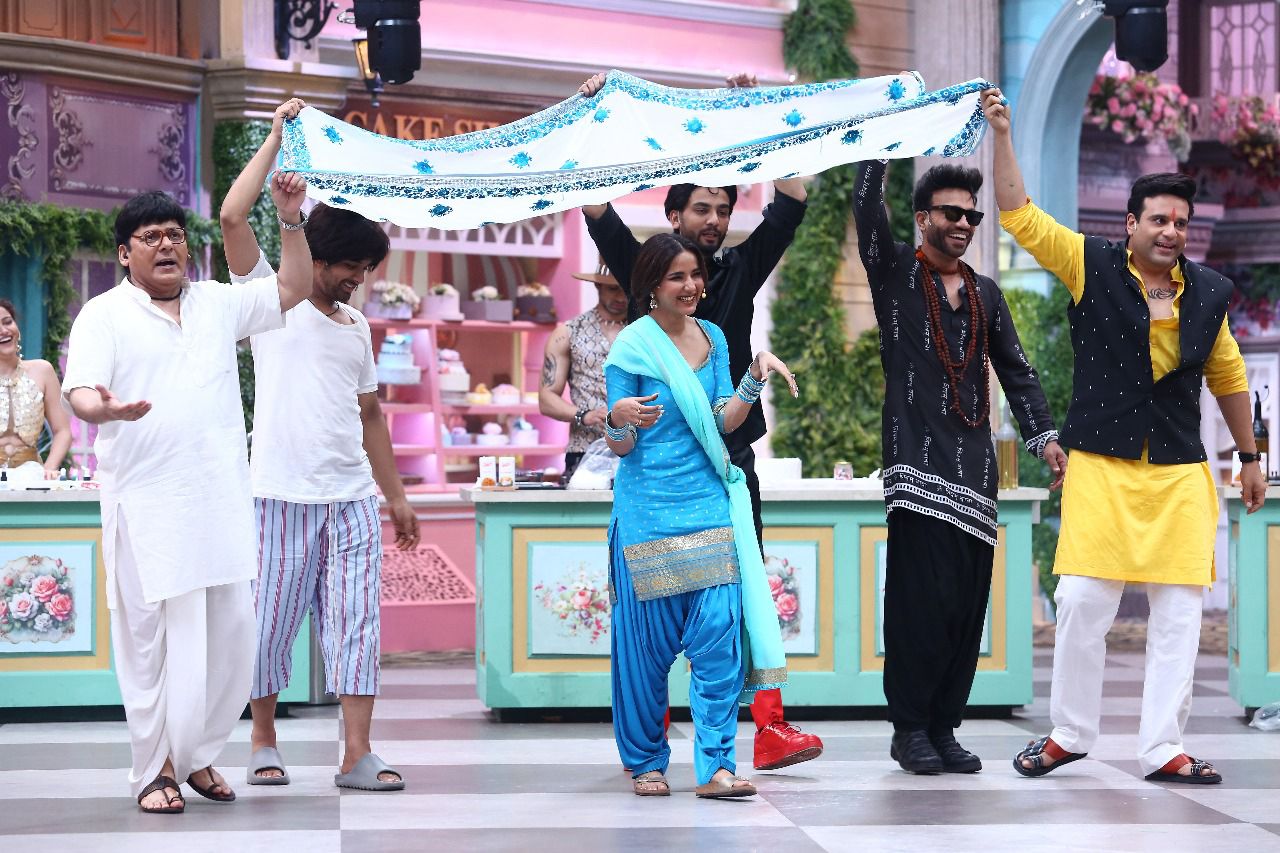 कलर्सका ‘लाफ्टर शेफ़्स अनलिमिटेड एंटरटेनमेंट’ ने वर्ल्ड लॉफ्टर डे पर बॉलीवुड ड्रामाके साथ हंसीका तड़का लगाया