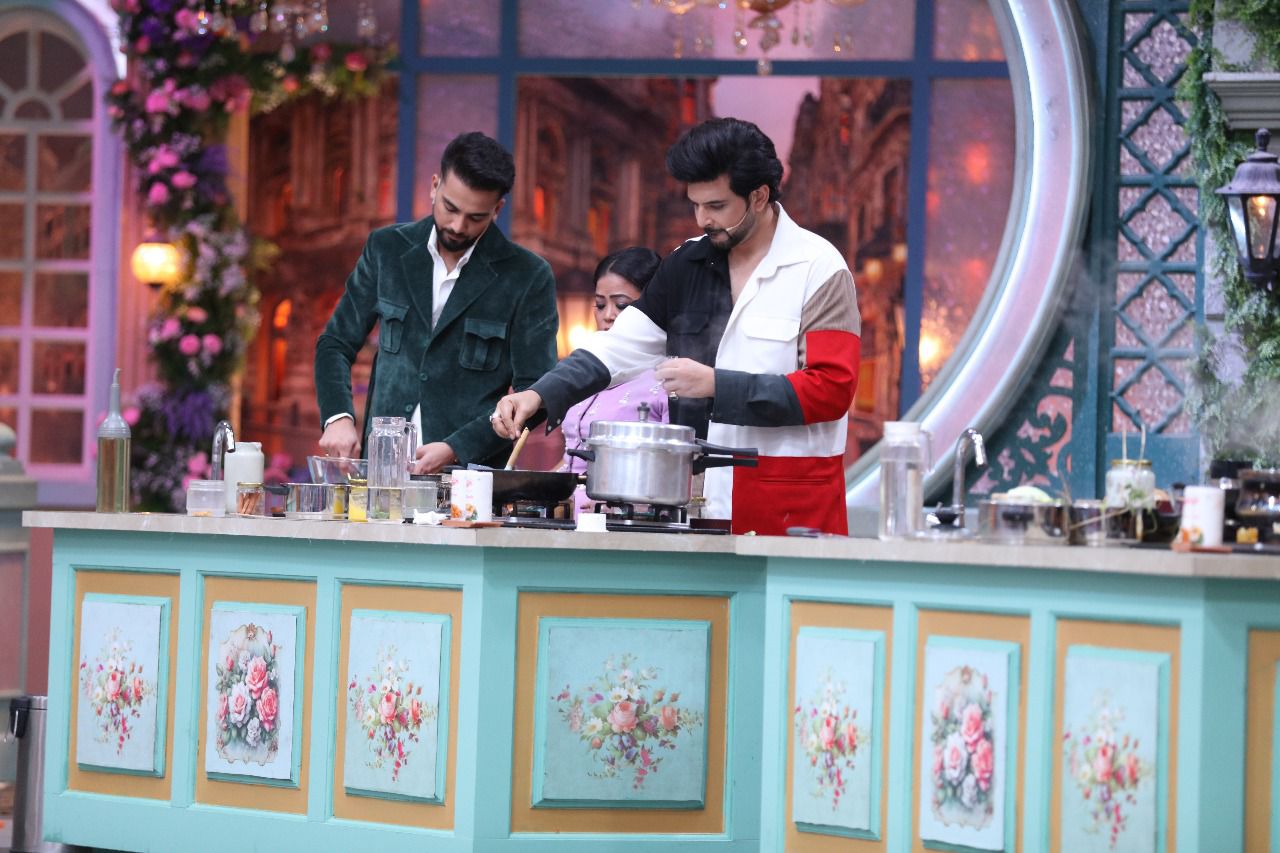 ‘मेट्रो…इन दिनों’ के सितारे पहुंचे कलर्स के ‘लाफ्टर शेफ्स अनलिमिटेड एंटरटेनमेंट’ स्टेशन पर