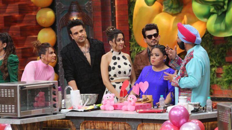 किचन में पनप रहा प्यार! राहुल वैद्य ने प्रपोज़ डे बैश के साथ कलर्स के ‘लाफ्टर शेफ्स’ में एंट्री मारी