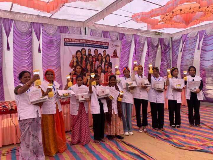 अंतरराष्ट्रीय महिला दिवस पर ग्रामीण महिलाएँ बनीं सौर उद्यमी