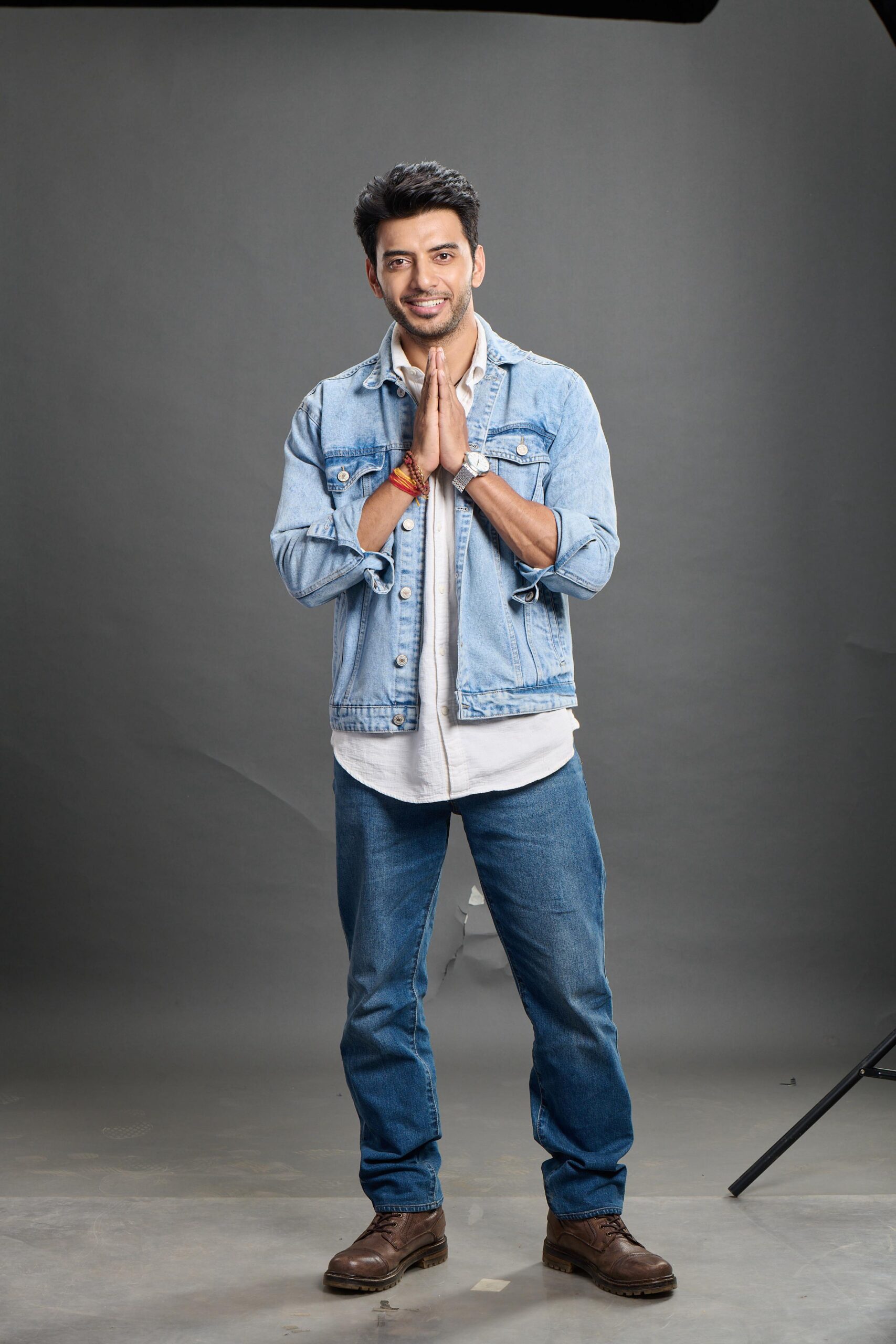 इस शो के ज़रिए मैं चाहता हूँ कि लोग मुश्किलों से ऊपर उठकर अपनी ज़िंदगी को फिर से संवारने की प्रेरणा लें,” कहते हैं विक्रम सिंह चौहान कलर्स के ‘दो दुनिया एक दिल’ पर।