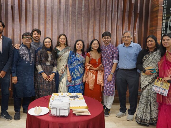 केतुदादा एंटरटेनमेंट की नई गुजराती कॉमेडी फिल्म ‘रफूचक्कर’ का अहमदाबाद में भव्य मुहूर्त संपन्न